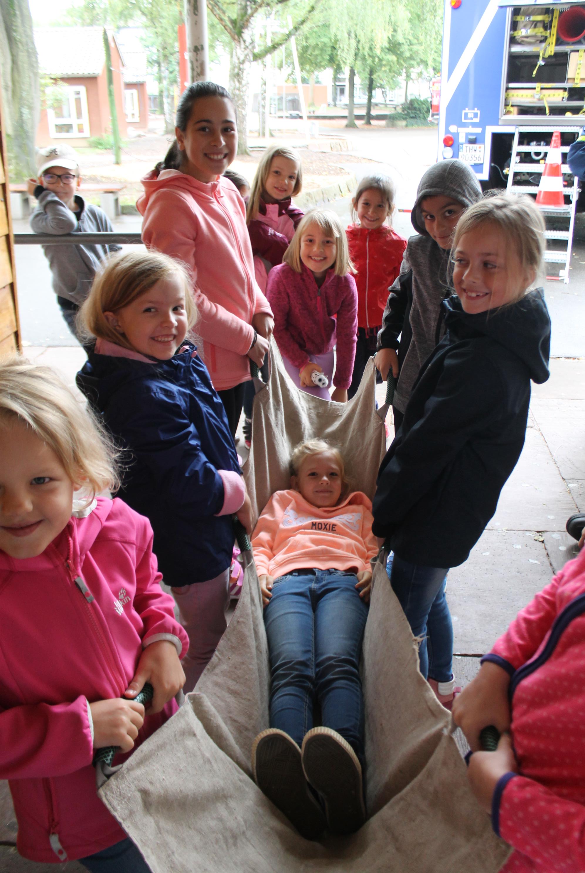 THW sorgt für strahlende Kinderaugen an Kornwestheimer Grundschulen